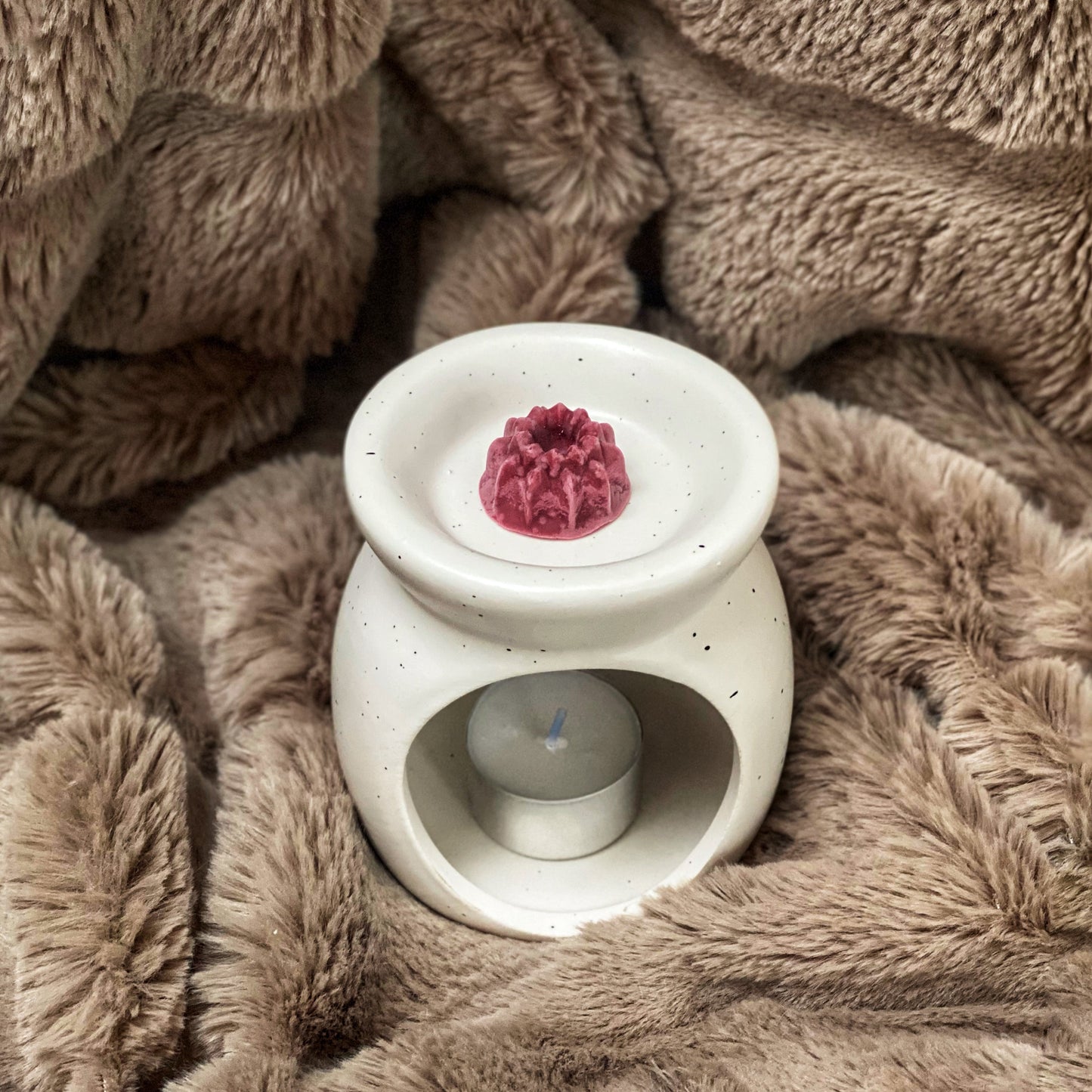 Burner White with spots